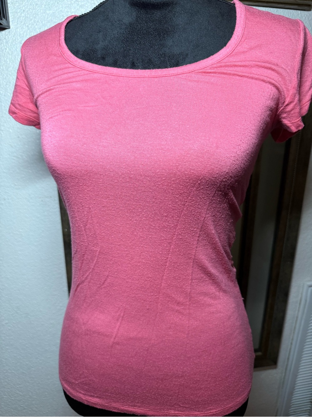 ⁠Rue21 Medium Pink Sheer Floral Lace Back Short Sleeve Tee⁠ •Size M•